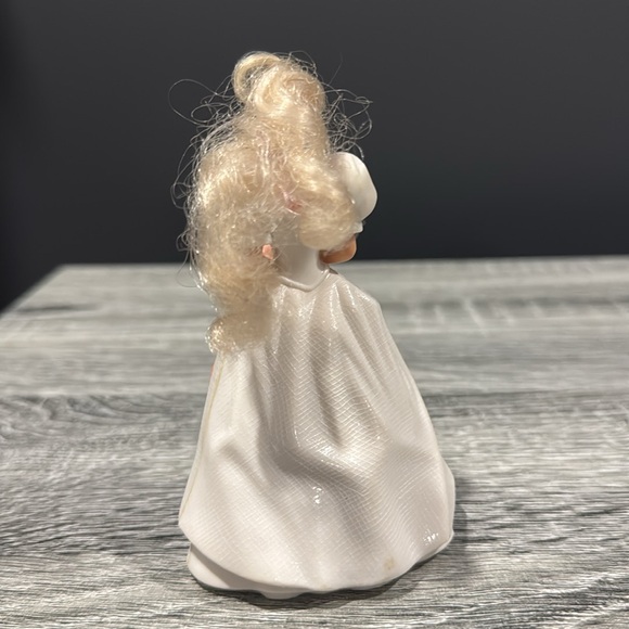 McDonald’s | Barbie: Romantic Bride Barbie (1992) - Vintage Happy Meal Toy - Picture 4 of 11
